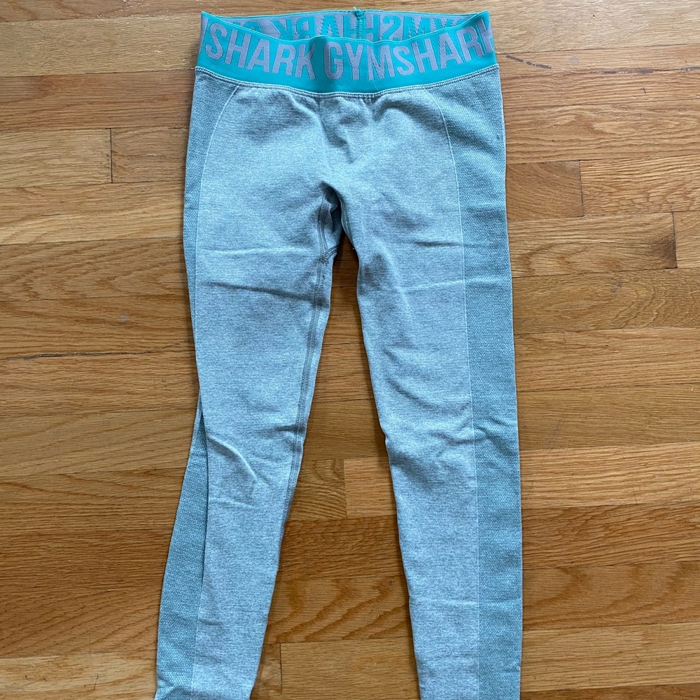 Gymshark flex low rise women’s leggings in light green